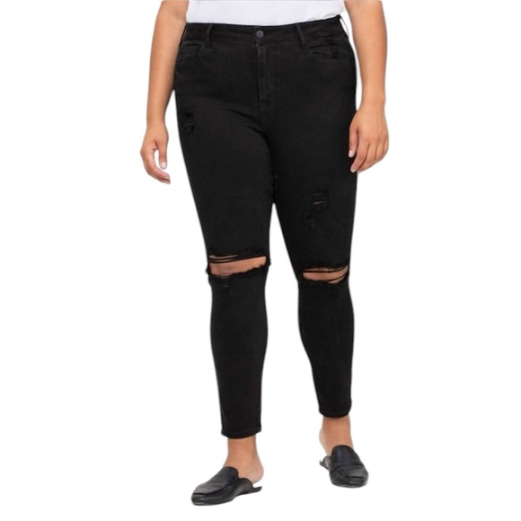 Universal Thread plus size distressed skinny jeans 18/34S New without tag - Picture 1 of 4